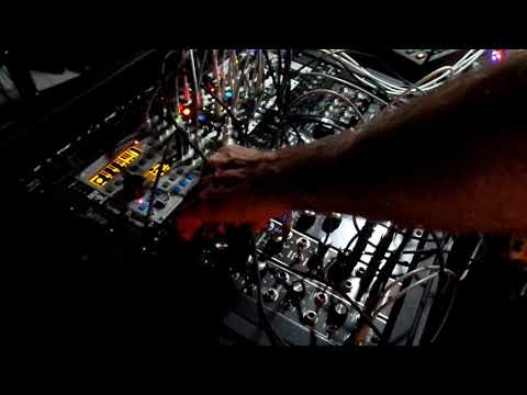 Load and play video in Gallery viewer, A hybrid Eurorack and 5U jam featuring the Basimilus Iteritas Magnus.
